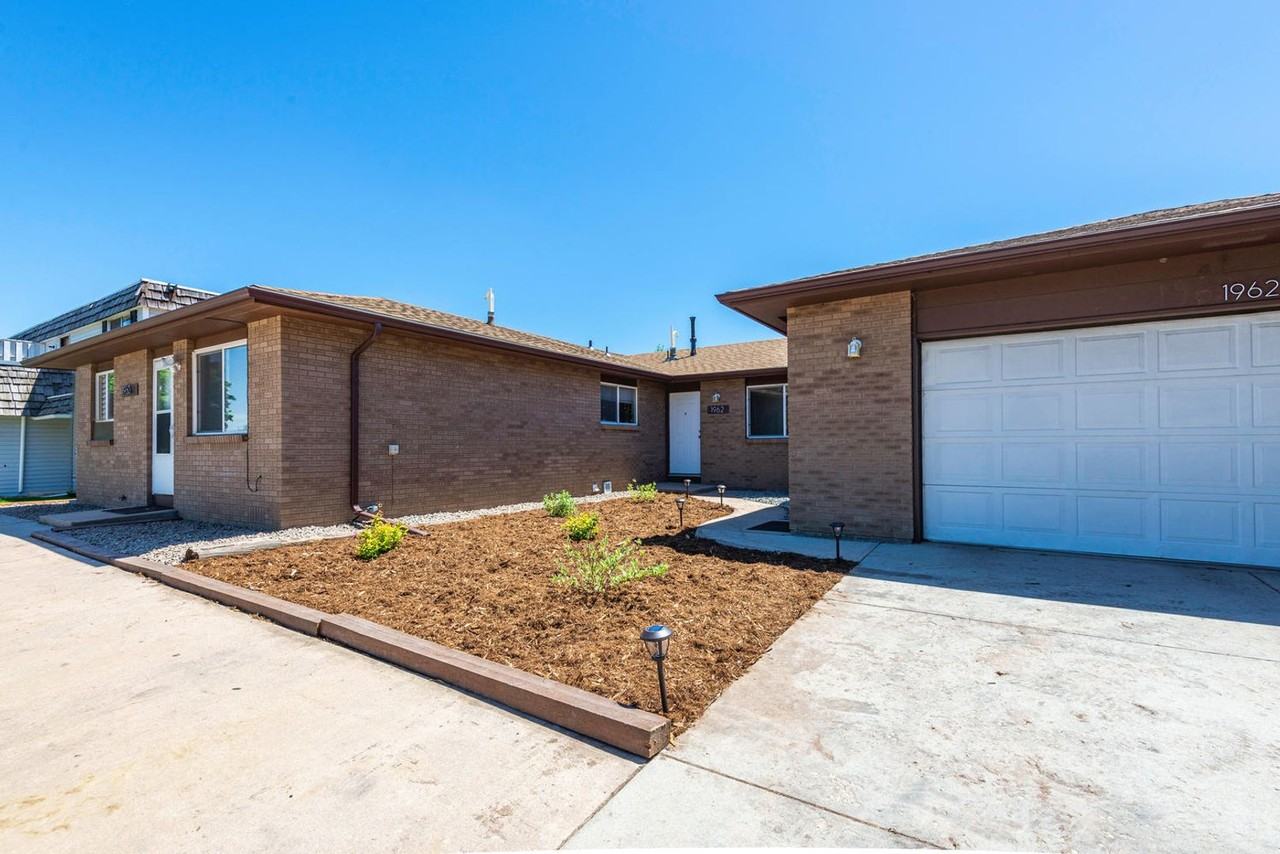 Pecan St - Photo 2 of 26