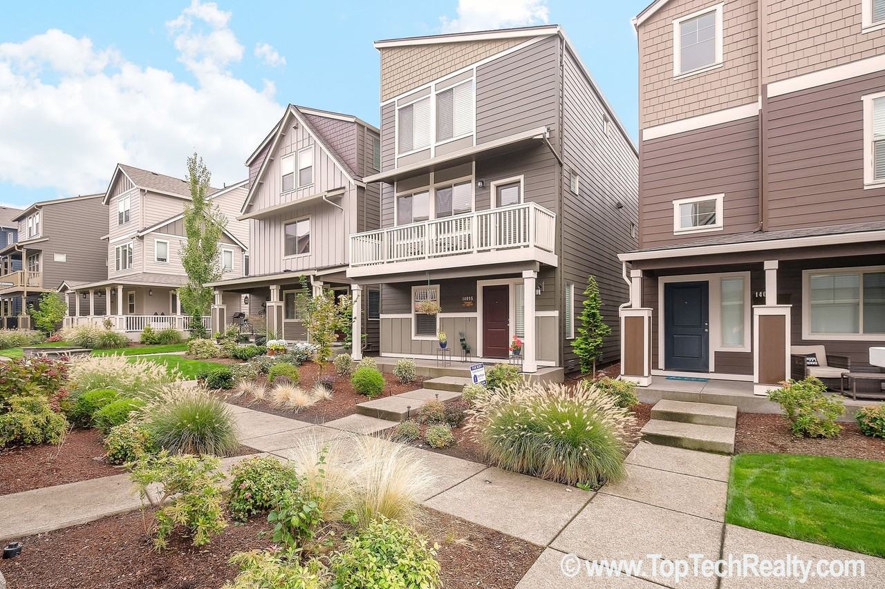 14095 Sw Burlwood Ln - Photo 2 of 30