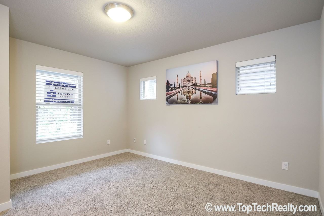 14095 Sw Burlwood Ln - Photo 3 of 30