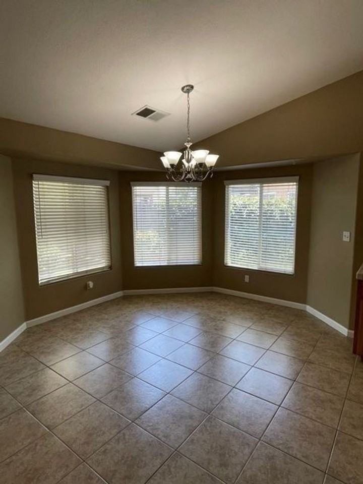 236 S Argyle Pl - Photo 6 of 18