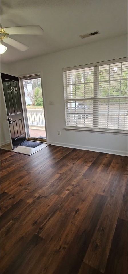 1533 Tinkertown Ave - Photo 4 of 32