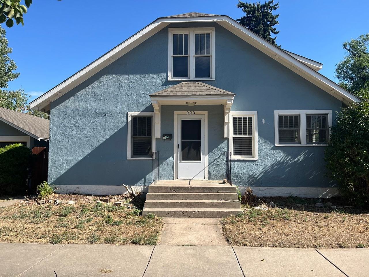 220 Edwards St - Photo 2 of 28