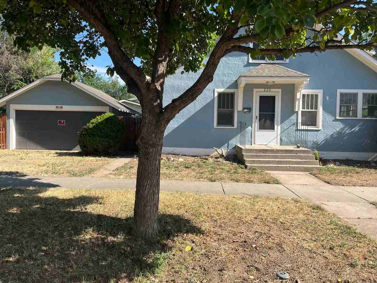 220 Edwards St - Photo 3 of 28