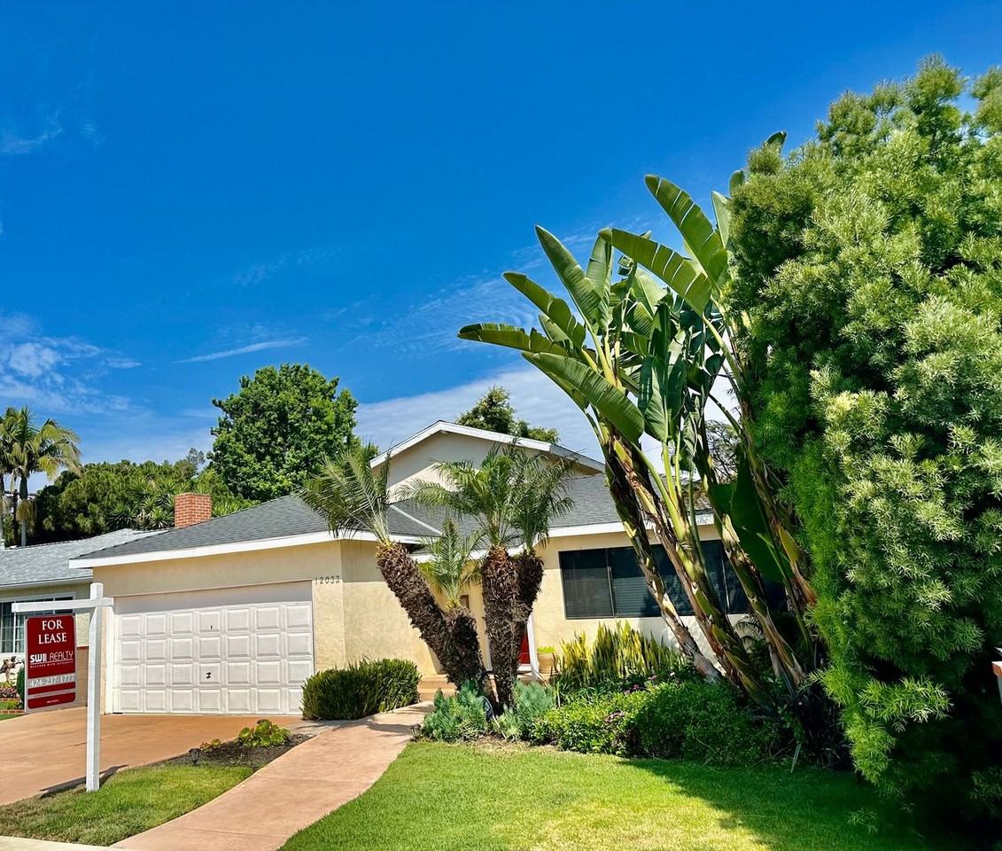 12033 Hammack St - Photo 3 of 20