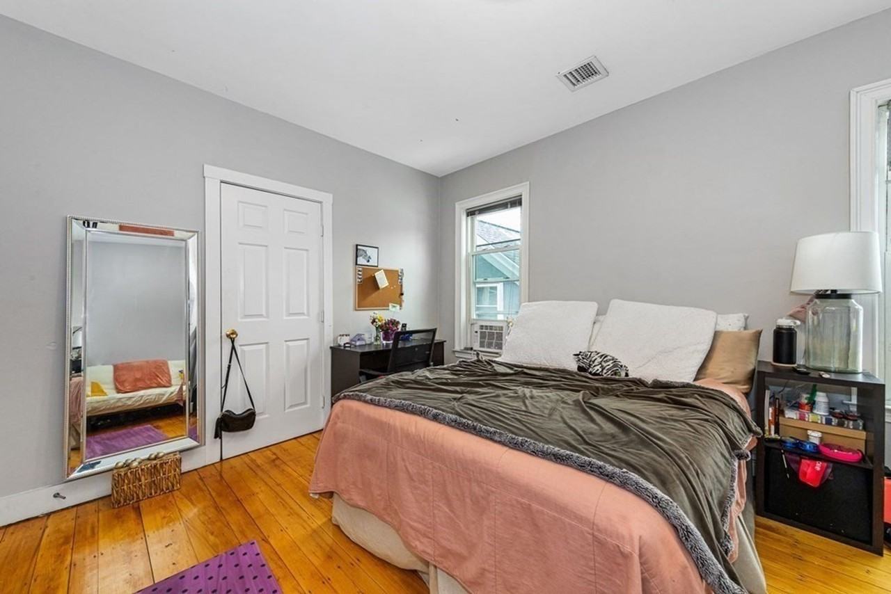 46 Hillside St - Photo 3 of 9