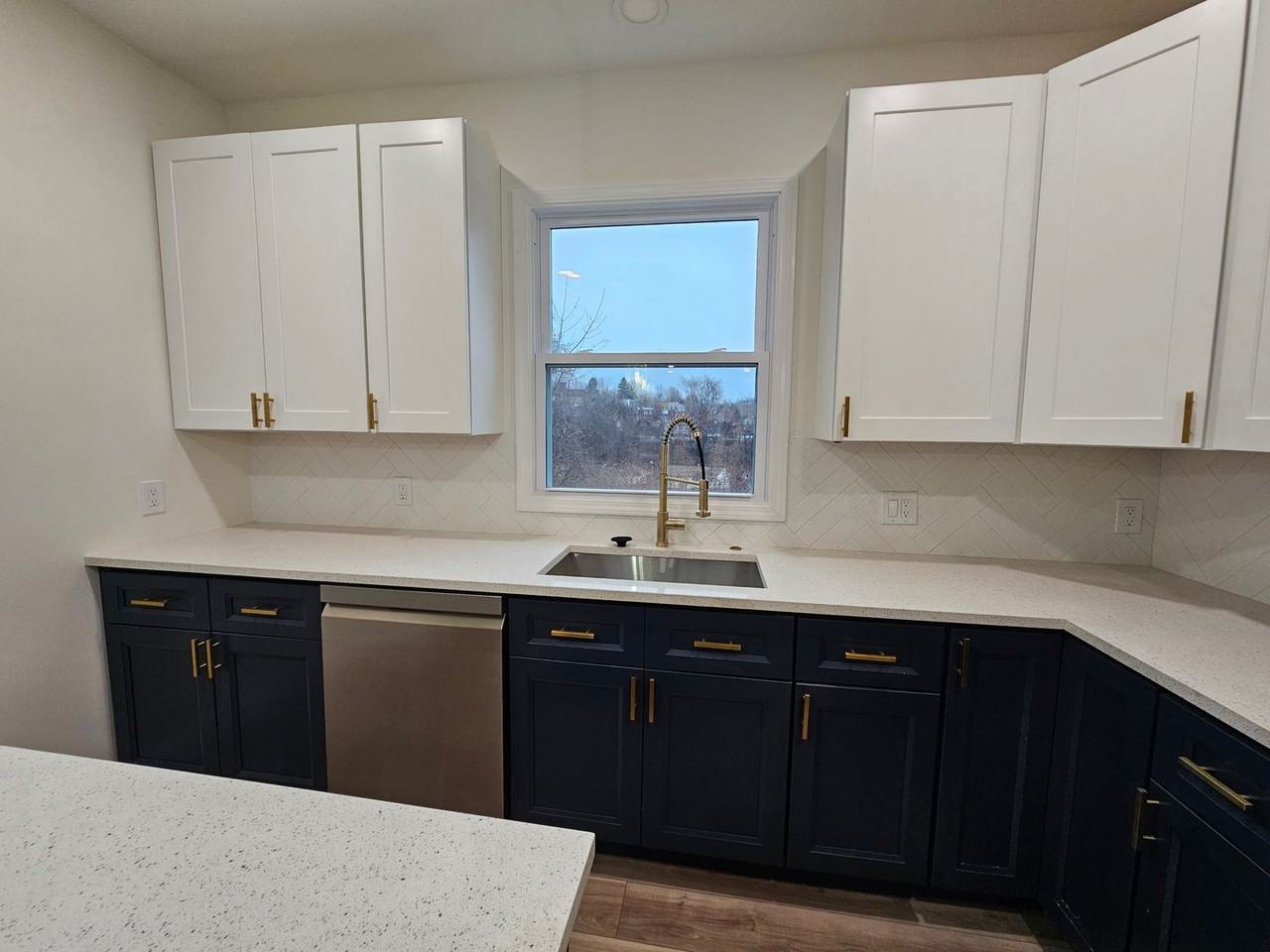 632 Watt St - Photo 4 of 39