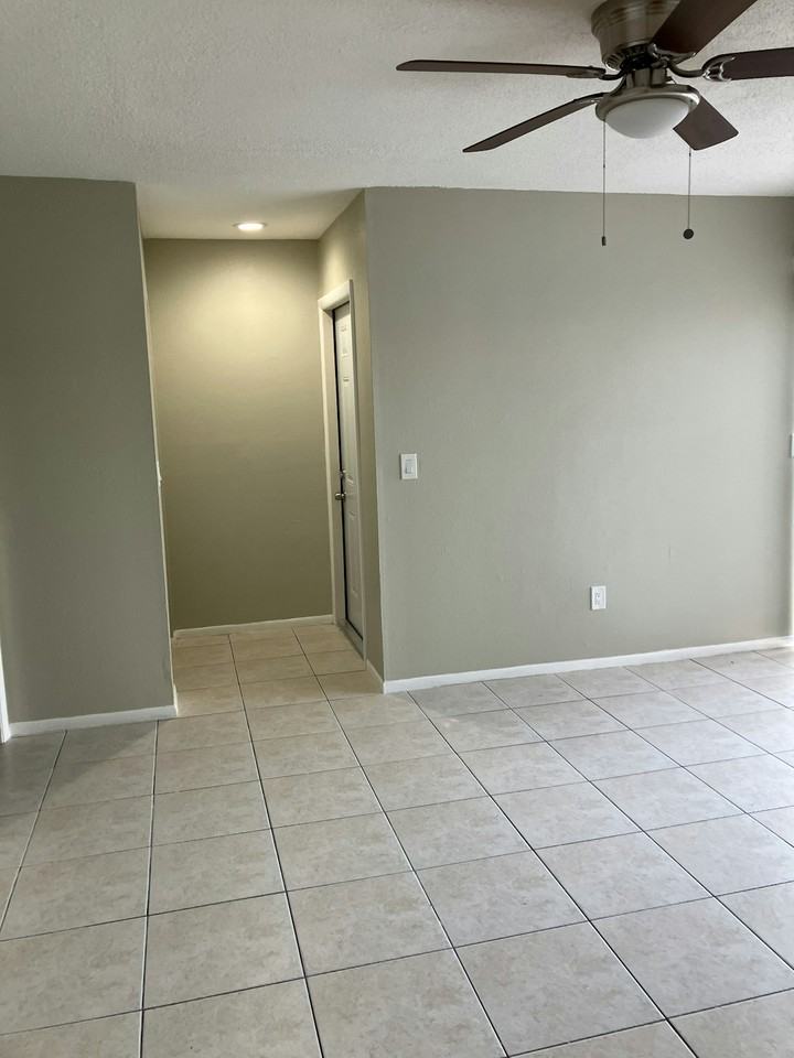 5751 Gallatin Lane - Photo 3 of 11