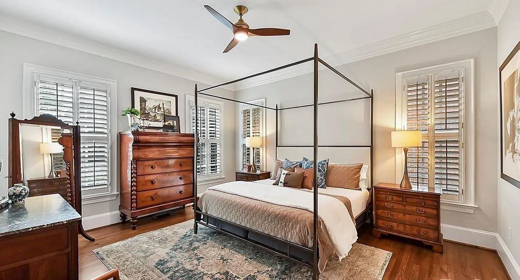 4813 Cambridge Crescent Dr - Photo 2 of 5