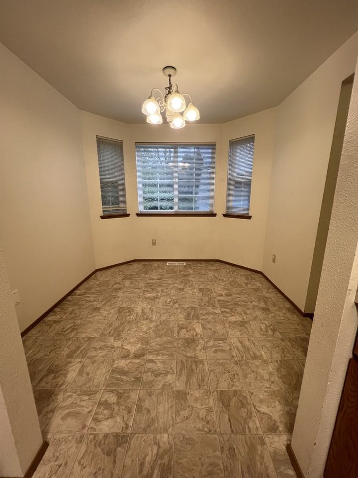 722 14th Ave Se #NA - Photo 2 of 27