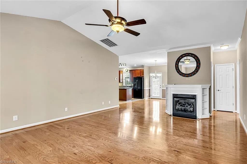 3002 Renaissance Pkwy #NA - Photo 4 of 14