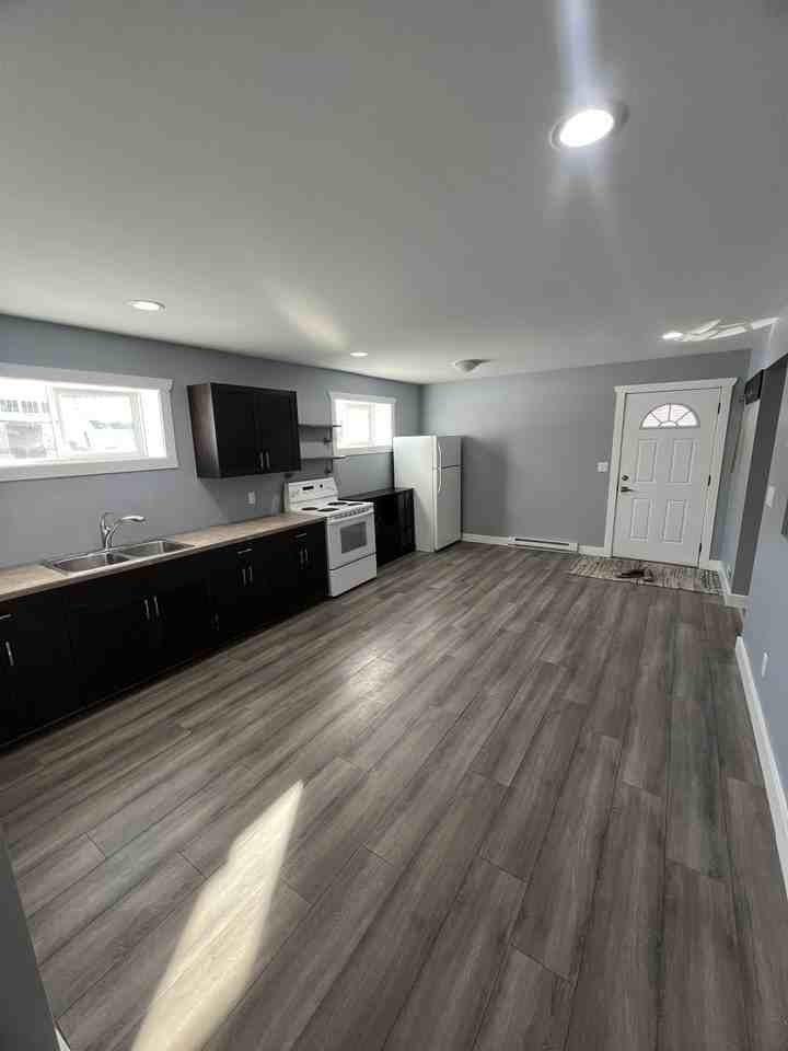 1777 East Vernon Rd - Photo 3 of 15