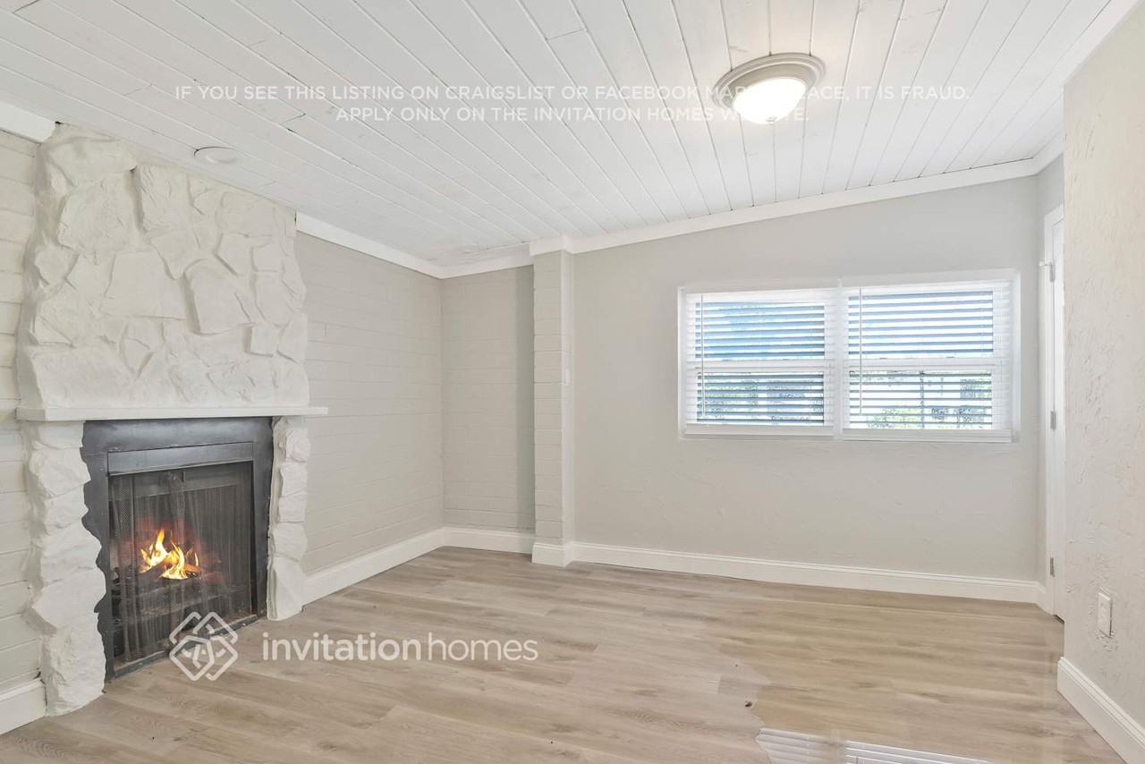 6044 Yucatan Dr - Photo 6 of 26