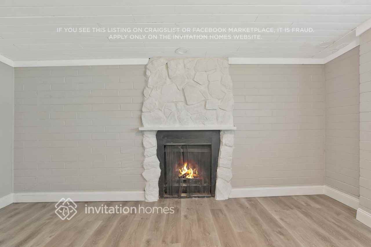 6044 Yucatan Dr - Photo 5 of 26