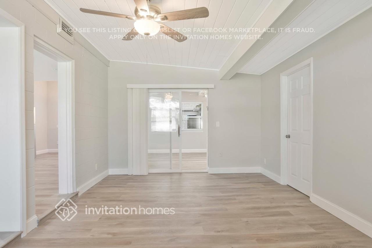 6044 Yucatan Dr - Photo 7 of 26