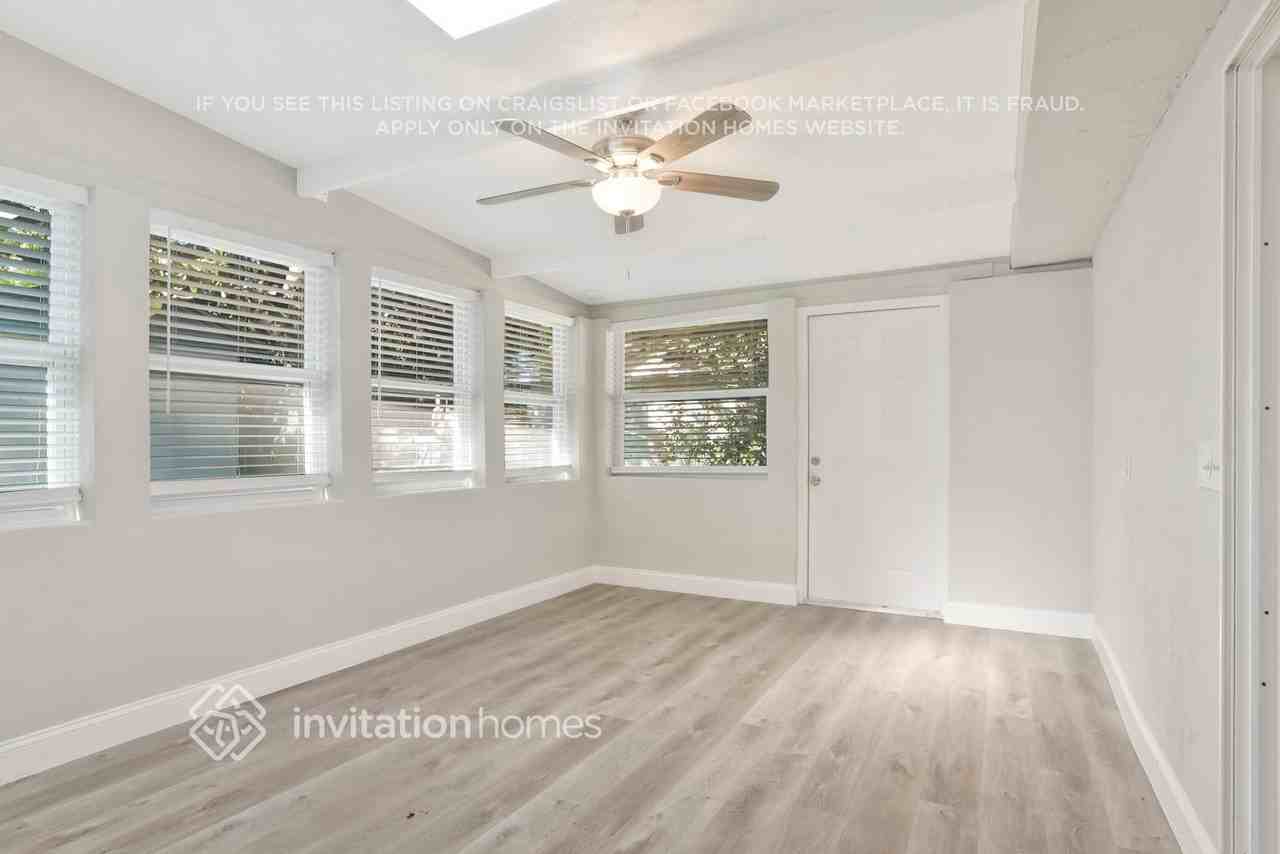 6044 Yucatan Dr - Photo 2 of 26