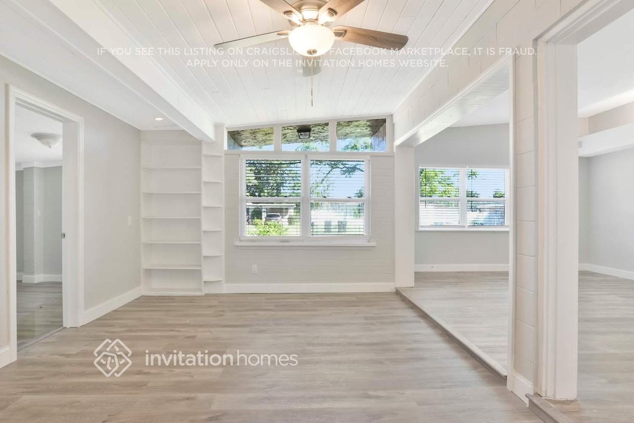 6044 Yucatan Dr - Photo 4 of 26