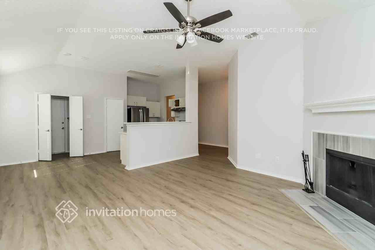920 Mckavett Dr - Photo 4 of 15