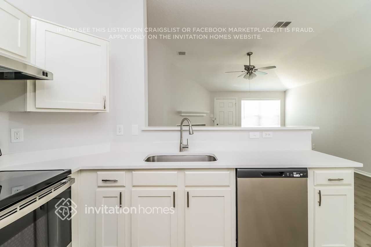 920 Mckavett Dr - Photo 7 of 15