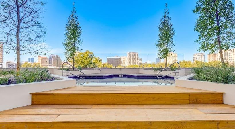 3225 Mckinney Ave - Photo 6 of 10