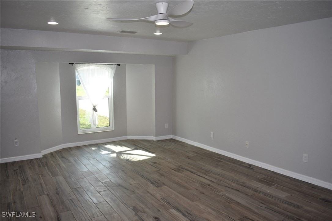 2443 Se 28th St - Photo 6 of 16