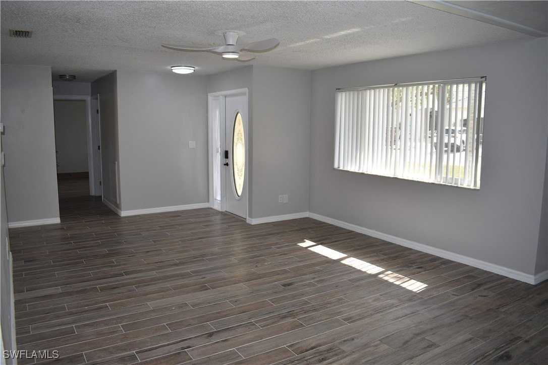 2443 Se 28th St - Photo 7 of 16