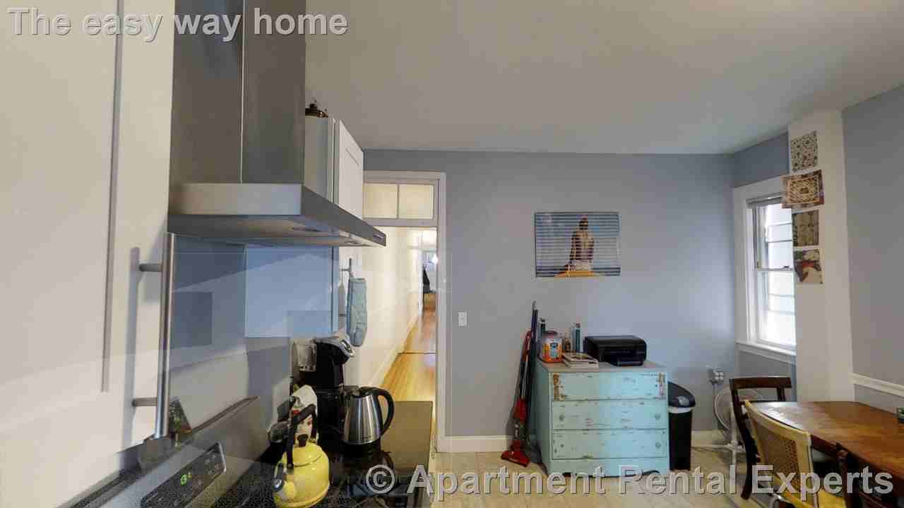 200 Harvard St #2 - Photo 6 of 11