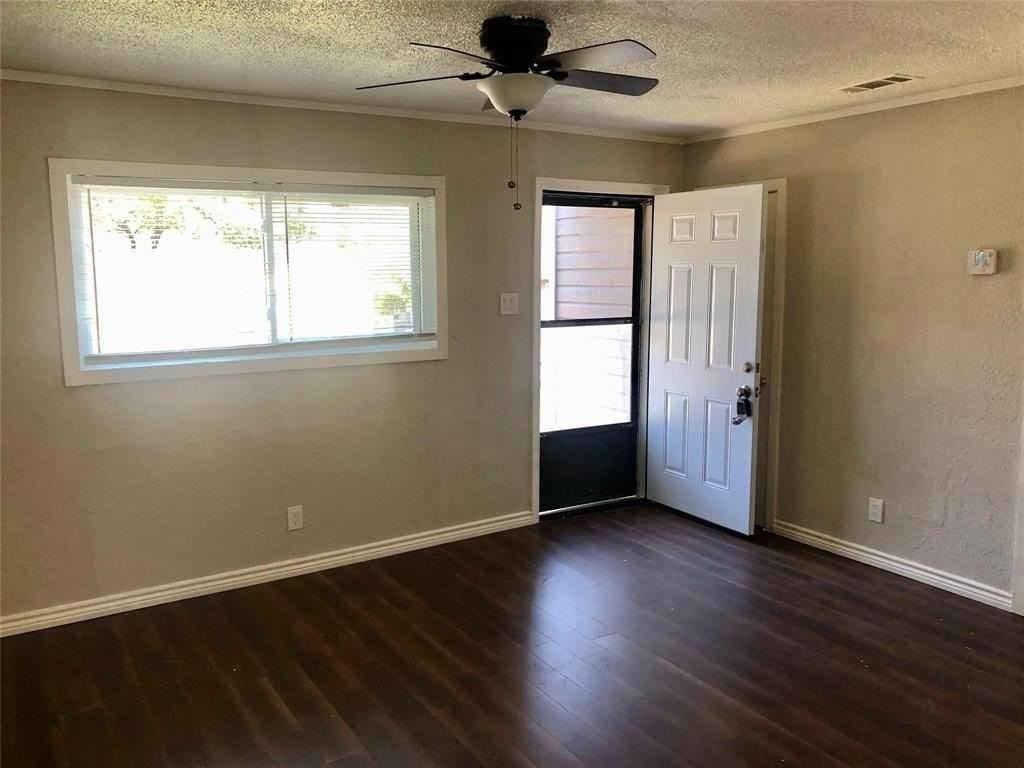 1726 Kirkwood Drive - Photo 3 of 12