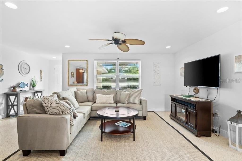 327 Avenida Milano - Photo 7 of 50