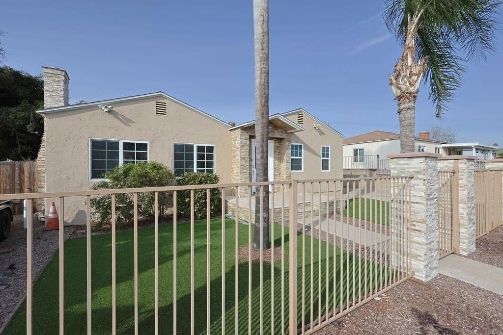 5736 Midwick St - Photo 2 of 44