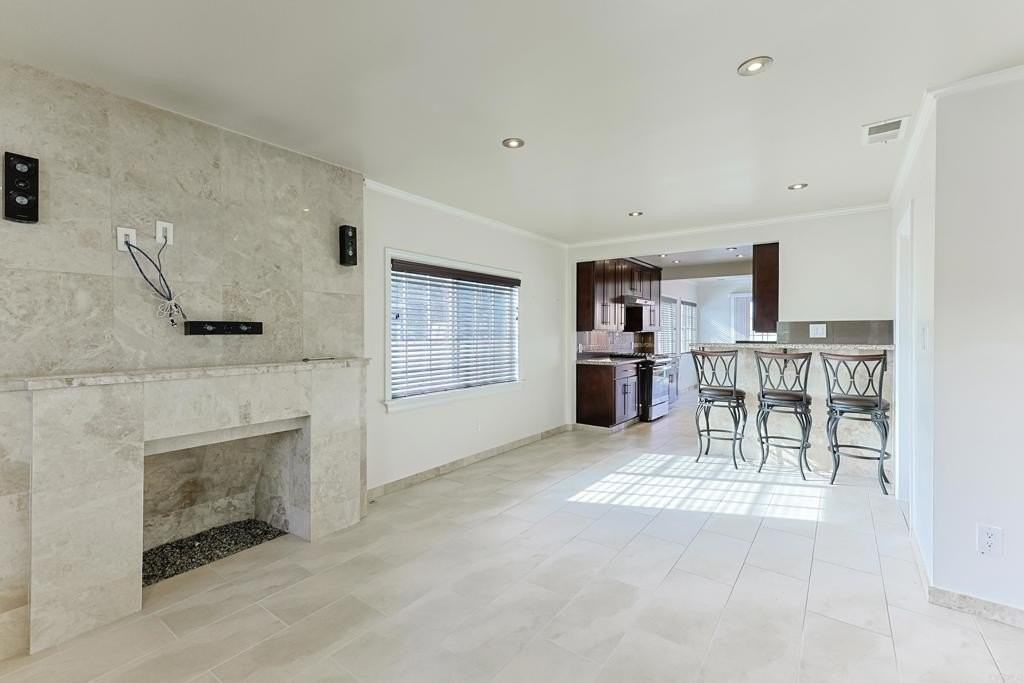 5736 Midwick St - Photo 5 of 44