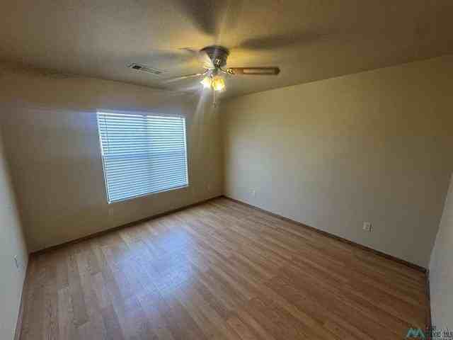 209 N 9th St - Photo 2 of 9