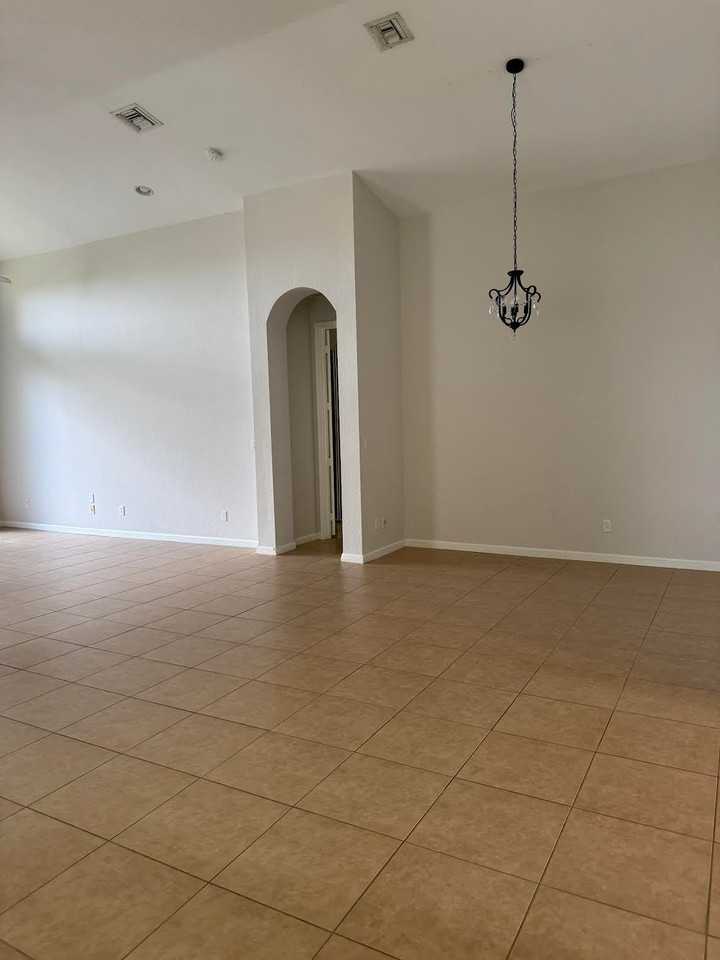 2264 Sw Newport Isles Blvd - Photo 3 of 17