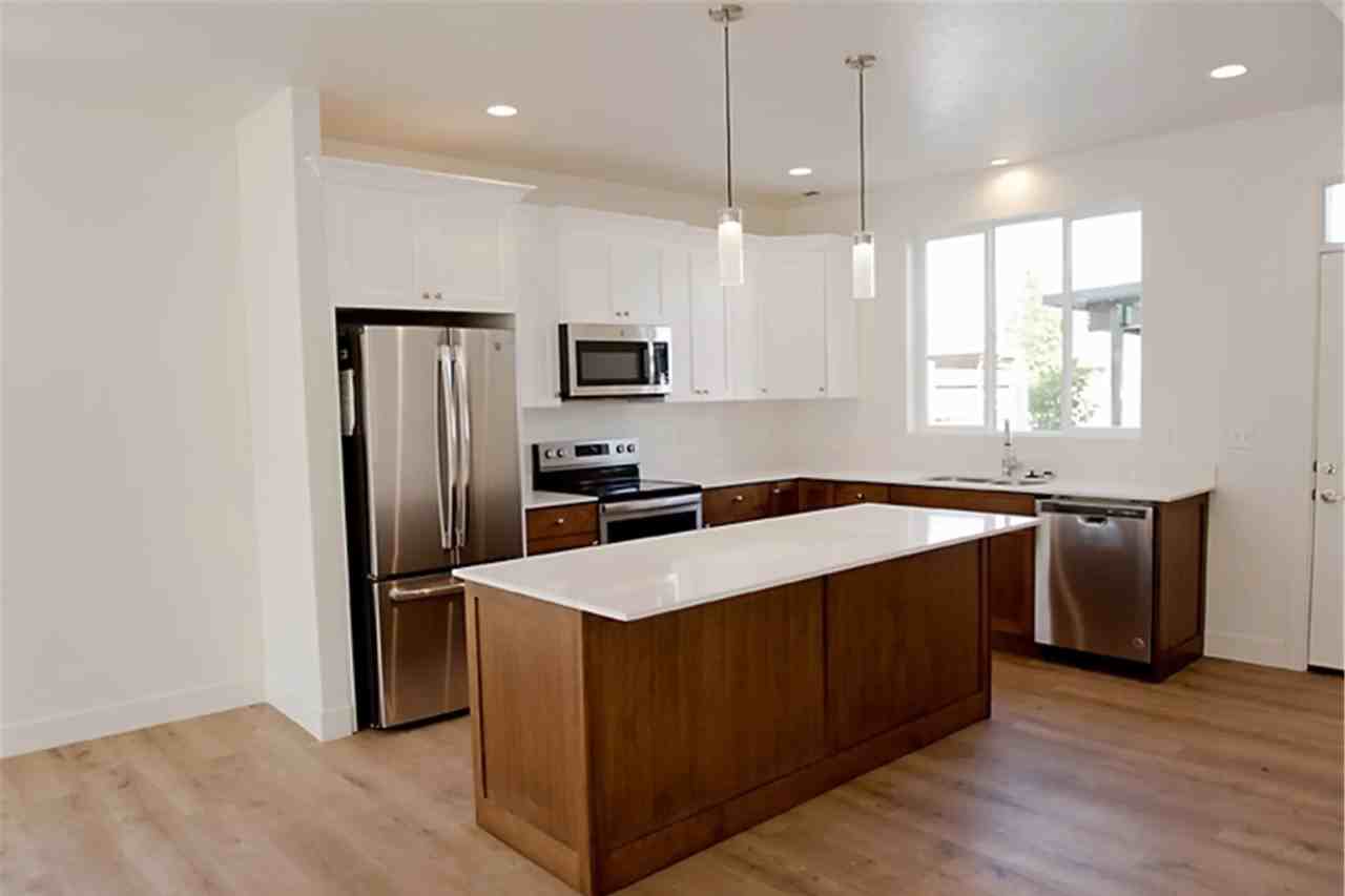 150 N Main St - Photo 2 of 39