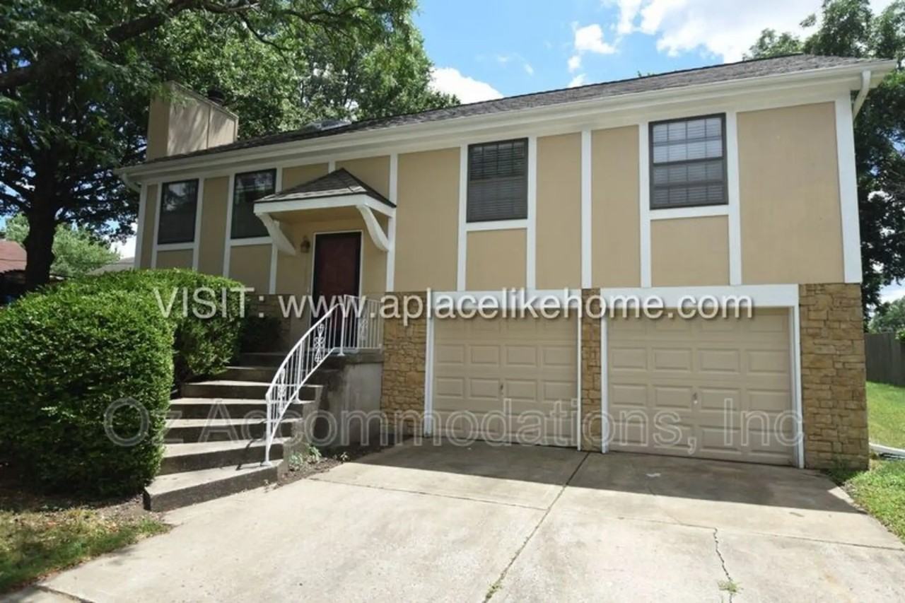 16505 W 150th Ter - Photo 2 of 27