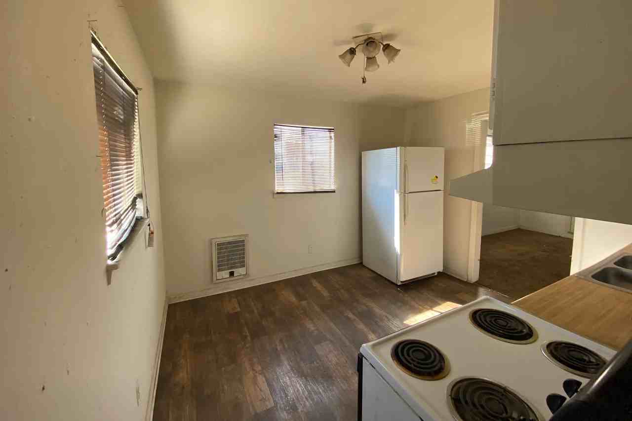 1016 Shady St - Photo 3 of 9