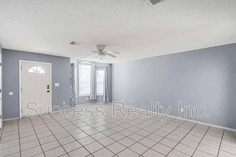 12001 Kings Guard Dr - Photo 3 of 24