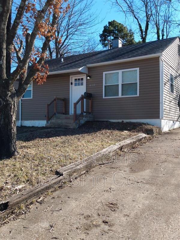 612 Perry St - Photo 2 of 36