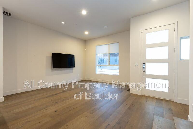 3107 Bluff St - Photo 4 of 24