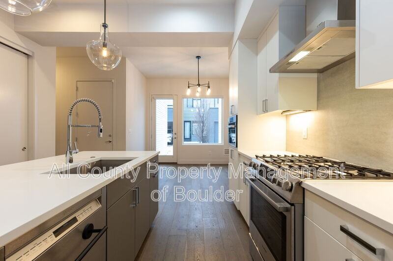 3107 Bluff St - Photo 6 of 24