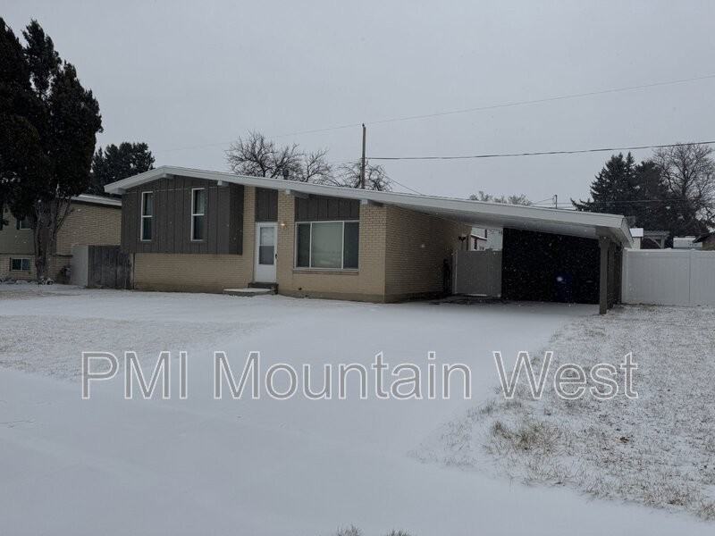 4927 W Pavant Ave - Photo 2 of 33