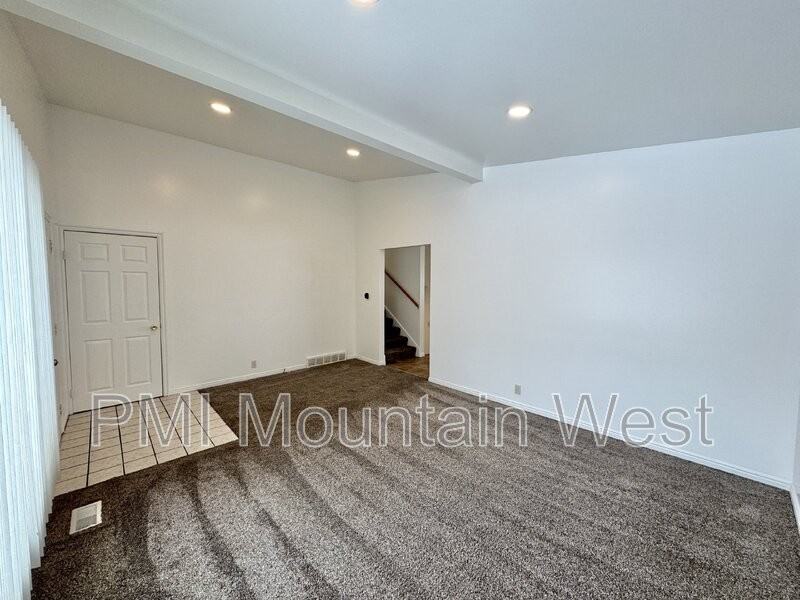 4927 W Pavant Ave - Photo 7 of 33