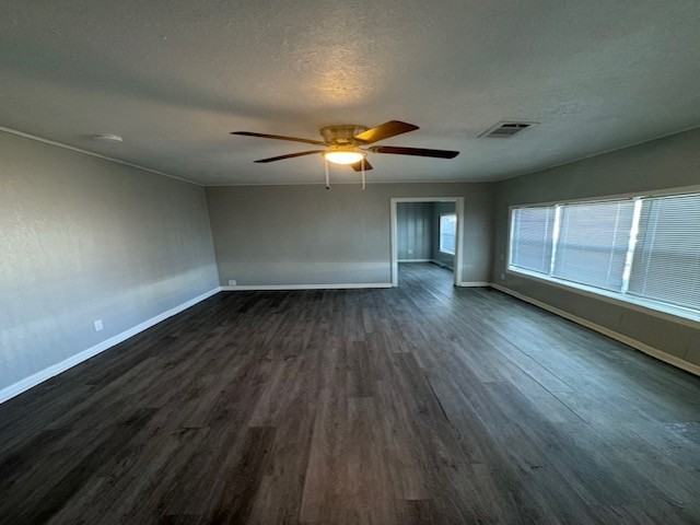 875 Vaughn St - Photo 3 of 12