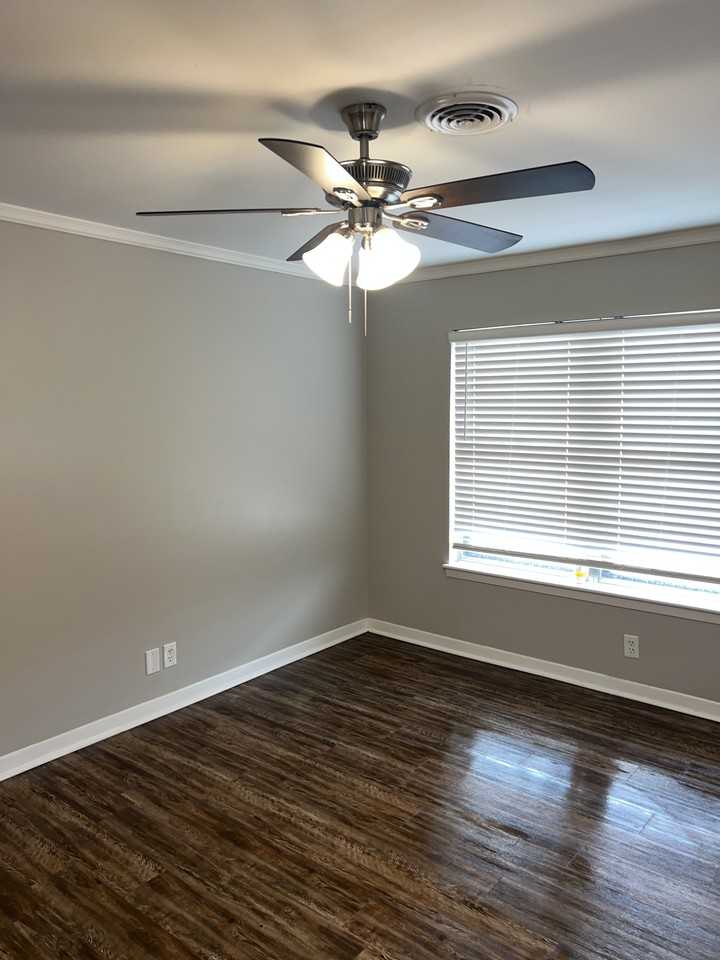 4811 Seabreeze Dr - Photo 2 of 21