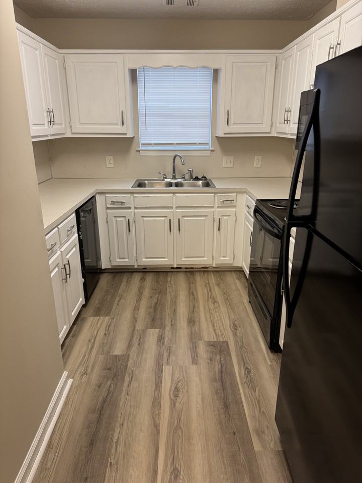 6208 Cross Tie Ct - Photo 2 of 10