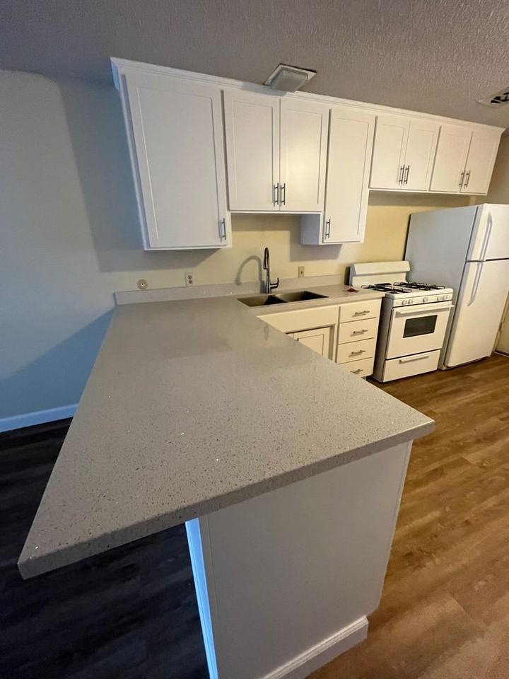 983 Elm Ave - Photo 3 of 9