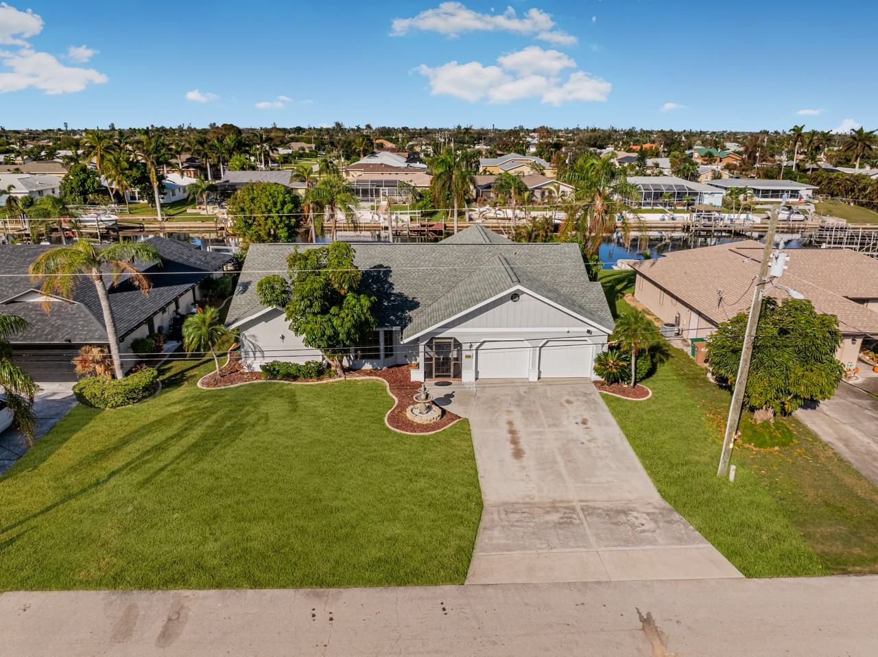 3106 Se 10th Pl - Photo 3 of 50