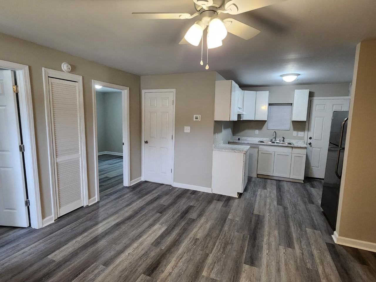 Schmidt Street Apartments - Photo 5 of 41
