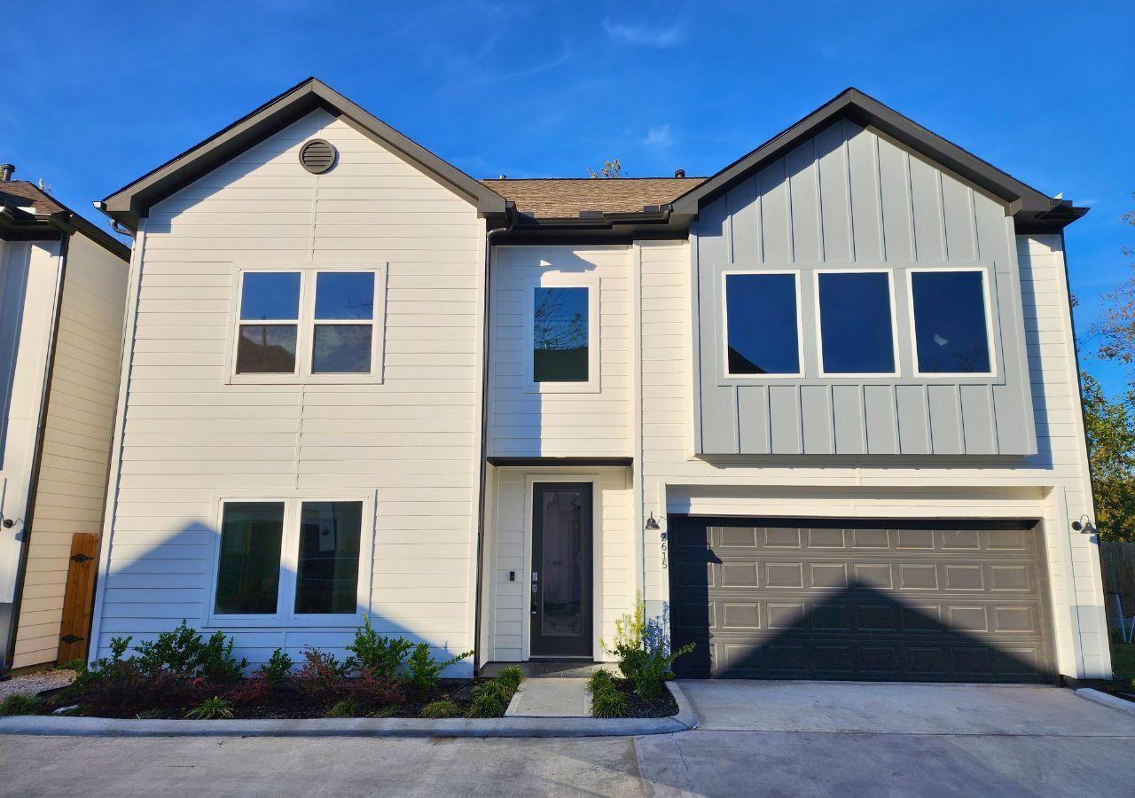 2615 Huntington Creek Ln - Photo 2 of 20