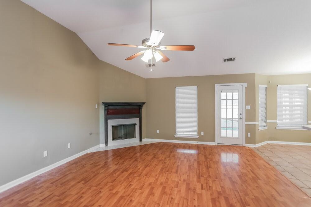 7632 Woodshire Dr - Photo 5 of 17