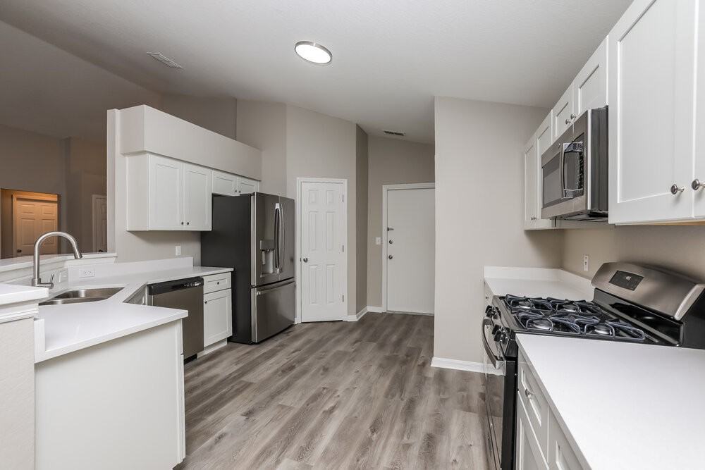 827 High Pointe Cir - Photo 6 of 16